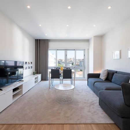 Lovelystay - Downtown Modern 2Br Flat With Free Parking Порто Екстериор снимка
