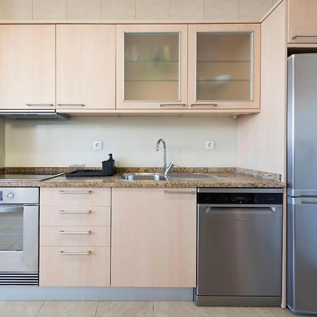 Lovelystay - Downtown Modern 2Br Flat With Free Parking Порто Екстериор снимка