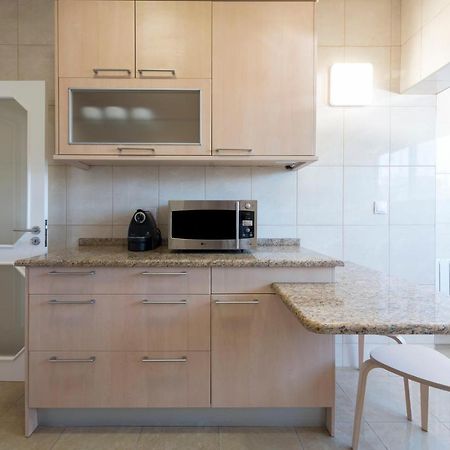 Lovelystay - Downtown Modern 2Br Flat With Free Parking Порто Екстериор снимка
