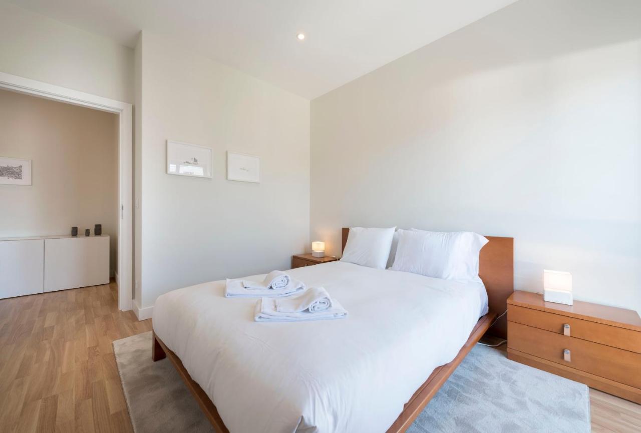 Lovelystay - Downtown Modern 2Br Flat With Free Parking Порто Екстериор снимка