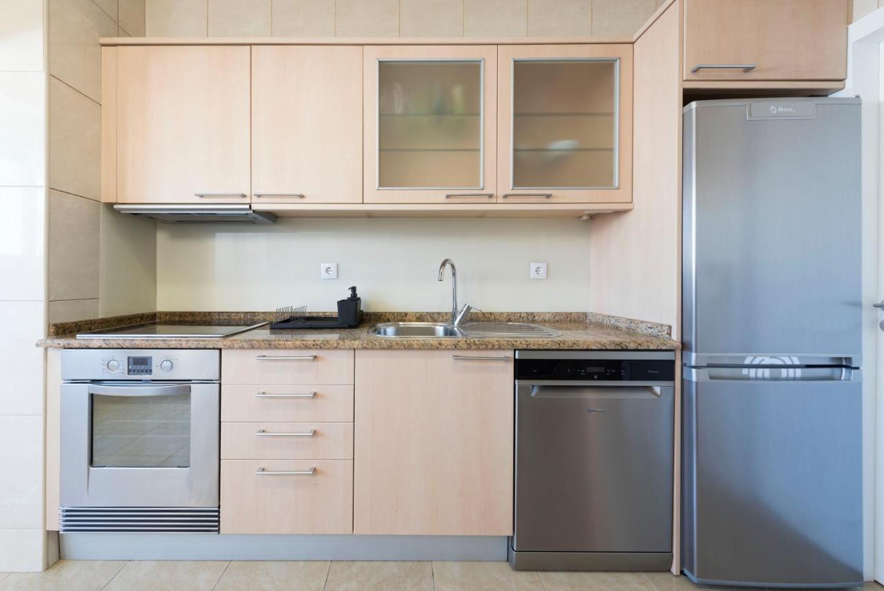Lovelystay - Downtown Modern 2Br Flat With Free Parking Порто Екстериор снимка