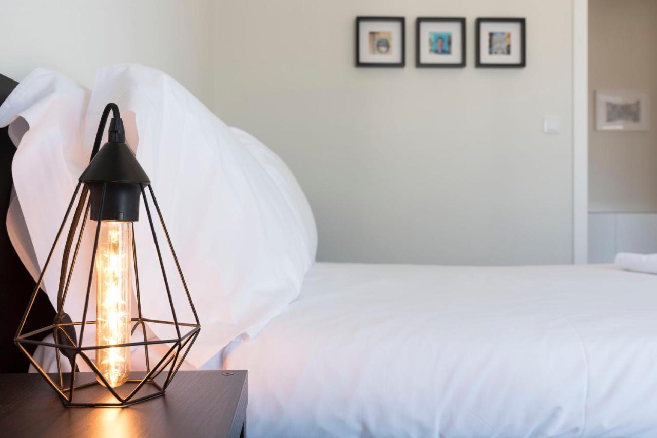 Lovelystay - Downtown Modern 2Br Flat With Free Parking Порто Екстериор снимка