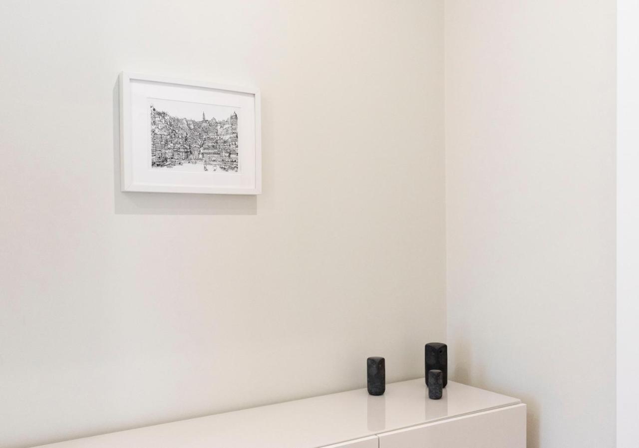 Lovelystay - Downtown Modern 2Br Flat With Free Parking Порто Екстериор снимка