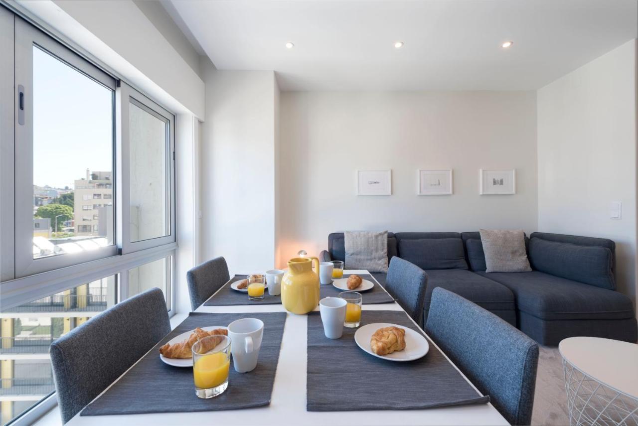 Lovelystay - Downtown Modern 2Br Flat With Free Parking Порто Екстериор снимка