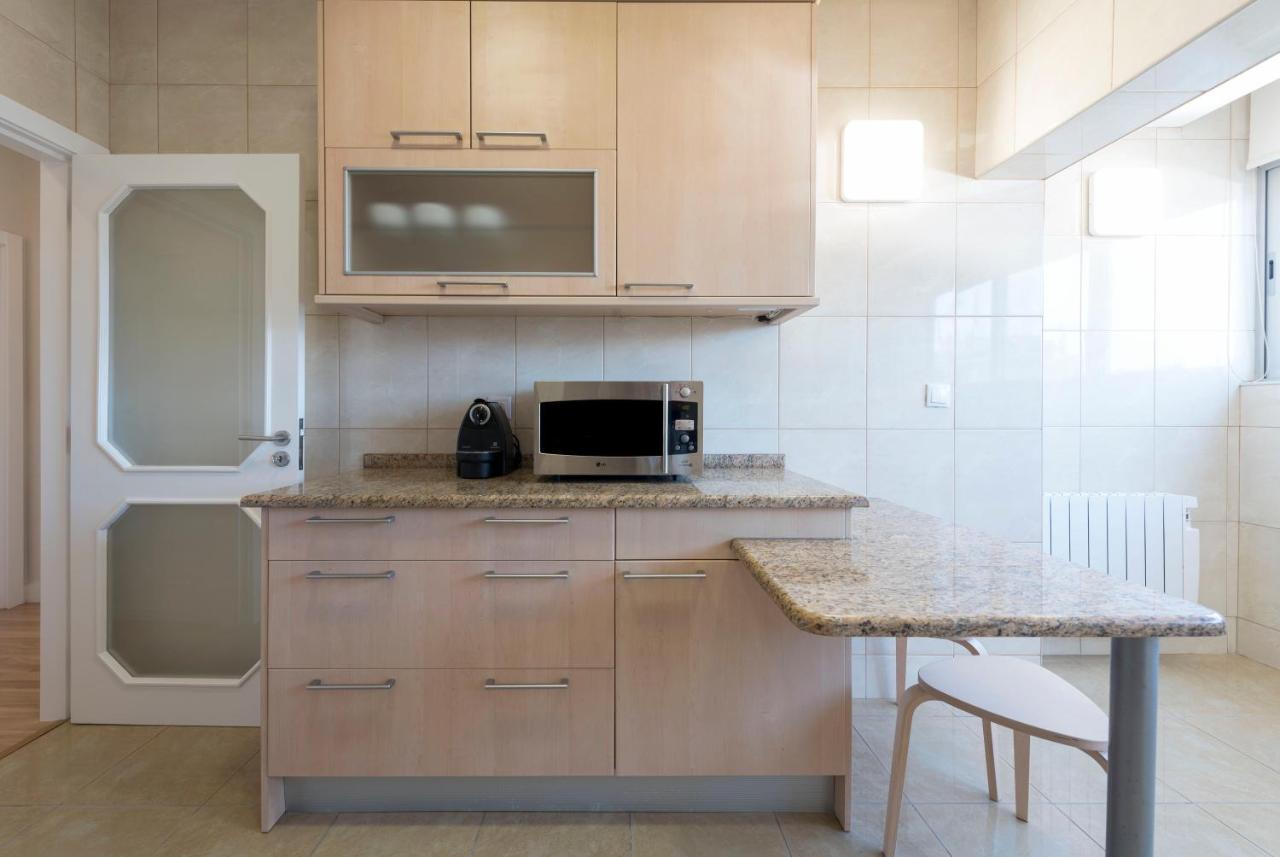 Lovelystay - Downtown Modern 2Br Flat With Free Parking Порто Екстериор снимка