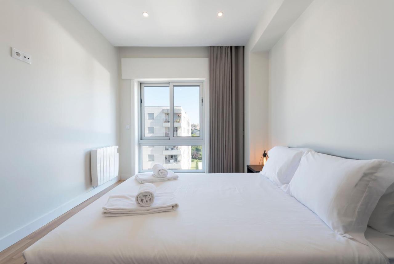 Lovelystay - Downtown Modern 2Br Flat With Free Parking Порто Екстериор снимка